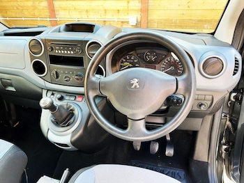 Used Peugeot Partner Tepee 2014 for sale - 79551055: Photo