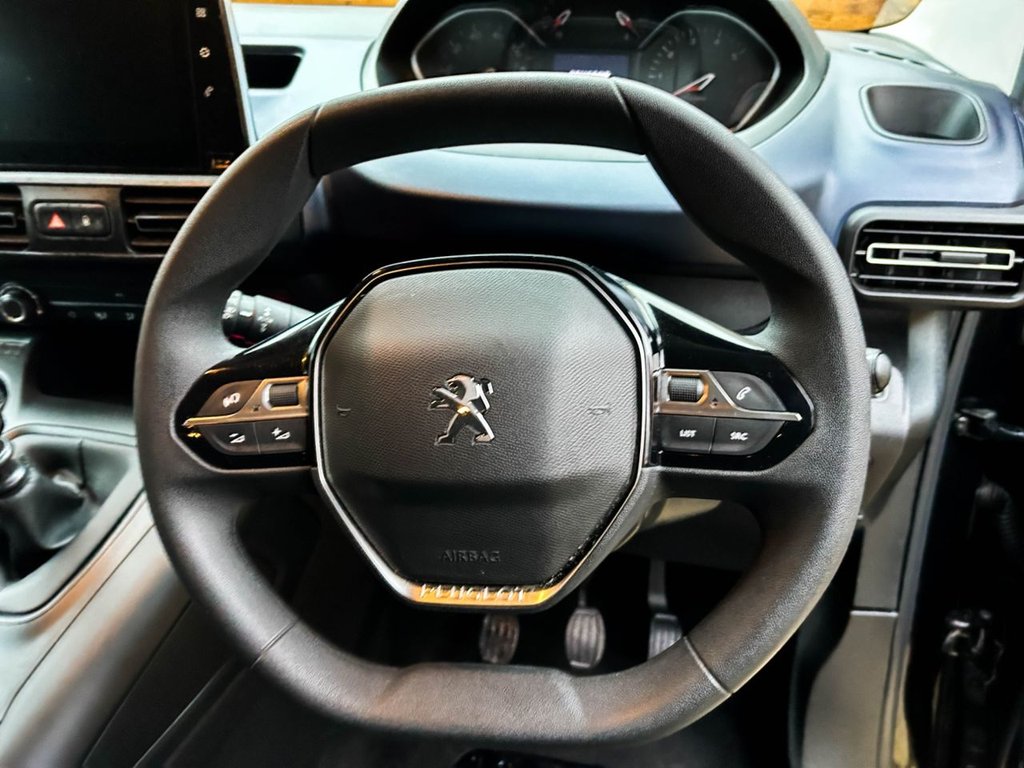 Used Peugeot Rifter 2023 for sale - 77227224: Photo 25