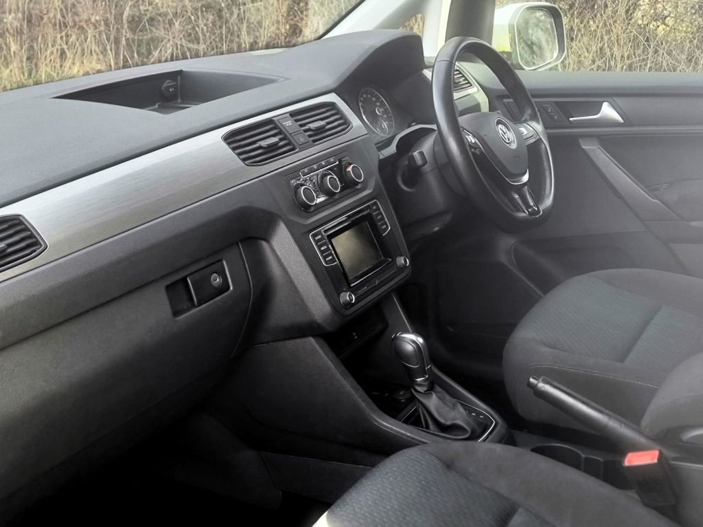 Used Volkswagen Caddy Maxi Life 2018 for sale - 77571827: Photo 18