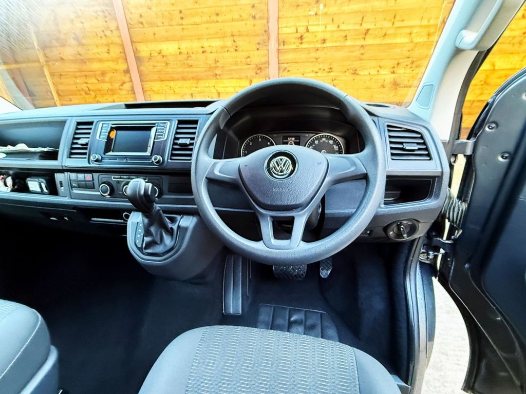 Used Volkswagen Transporter 2017 for sale - 76255932: Photo 2