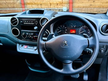 Used Peugeot Partner Tepee 2018 for sale - 77188698: Photo