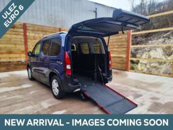 2019 (19) - 3 Seat Auto Wheelchair Accessible Disabled Access Vehicle WAV 5-Door