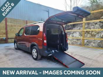 2021 (71) - L2 LWB 4 Seat Wheelchair Accessible Disabled Access Vehicle WAV 5-Door