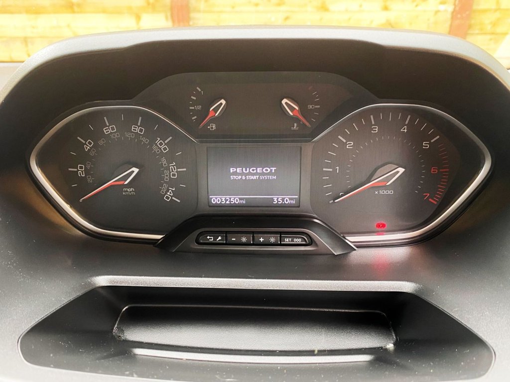 Used Peugeot Rifter 2023 for sale - 77014181: Photo 18