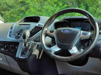 Used Ford Tourneo Custom 2017 for sale - 78227189: Photo