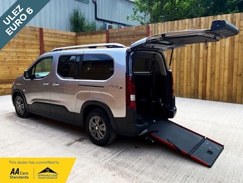 2022 (22) - 5 Seat Auto Wheelchair Accessible Disabled Access Vehicle WAV 5-Door