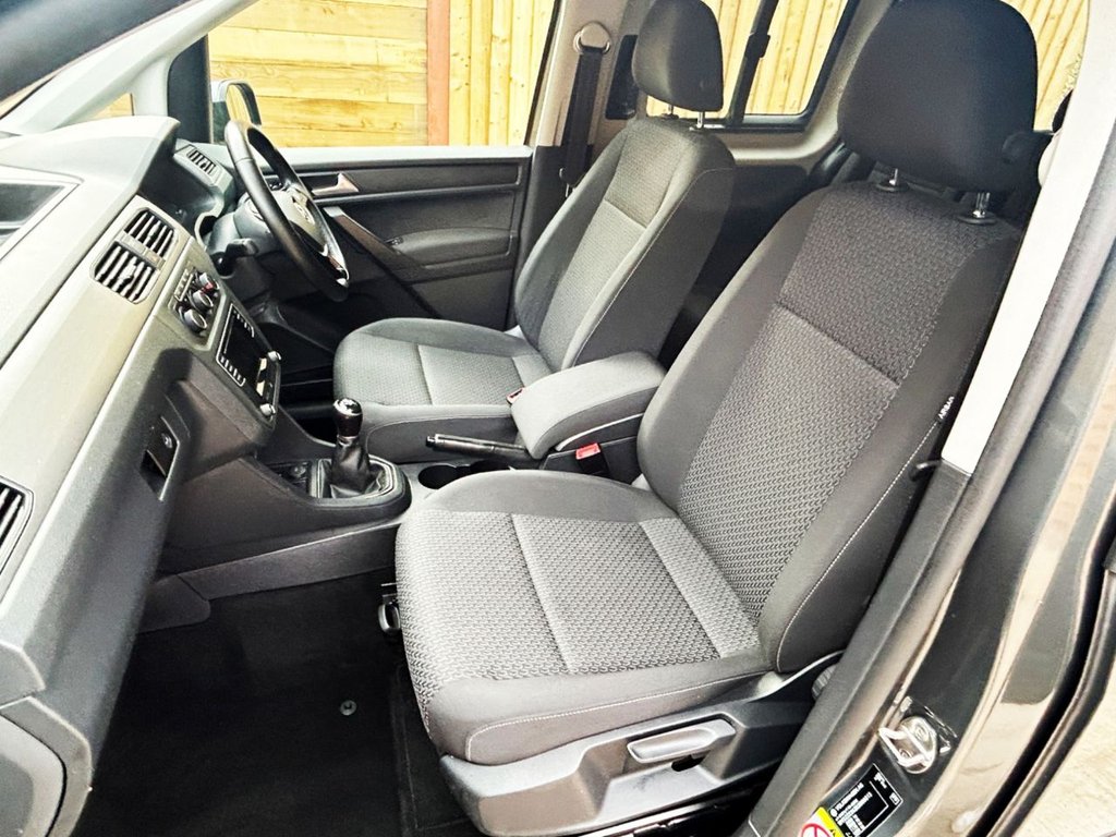 Used Volkswagen Caddy Maxi Life 2019 for sale - 76256372: Photo 17