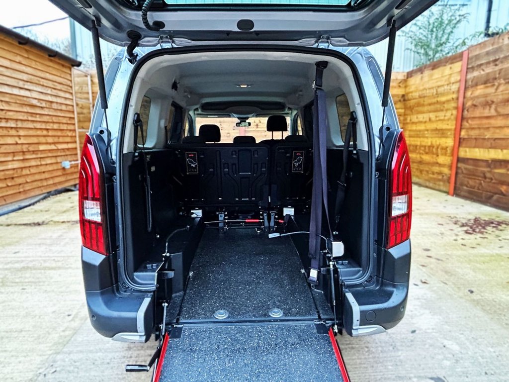 Used Peugeot Rifter 2020 for sale - 76642757: Photo 14