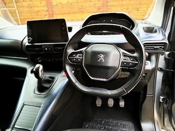 Used Peugeot Rifter 2020 for sale - 76642757: Photo