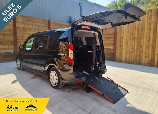 Used Ford Grand Tourneo Connect 2018 for sale - 75800487: Photo 1