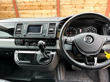 Used Volkswagen Caravelle 2017 for sale - 78358216: Photo