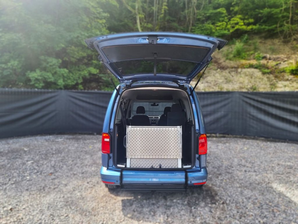 Used Volkswagen Caddy Maxi Life 2018 for sale - 77327801: Photo 16