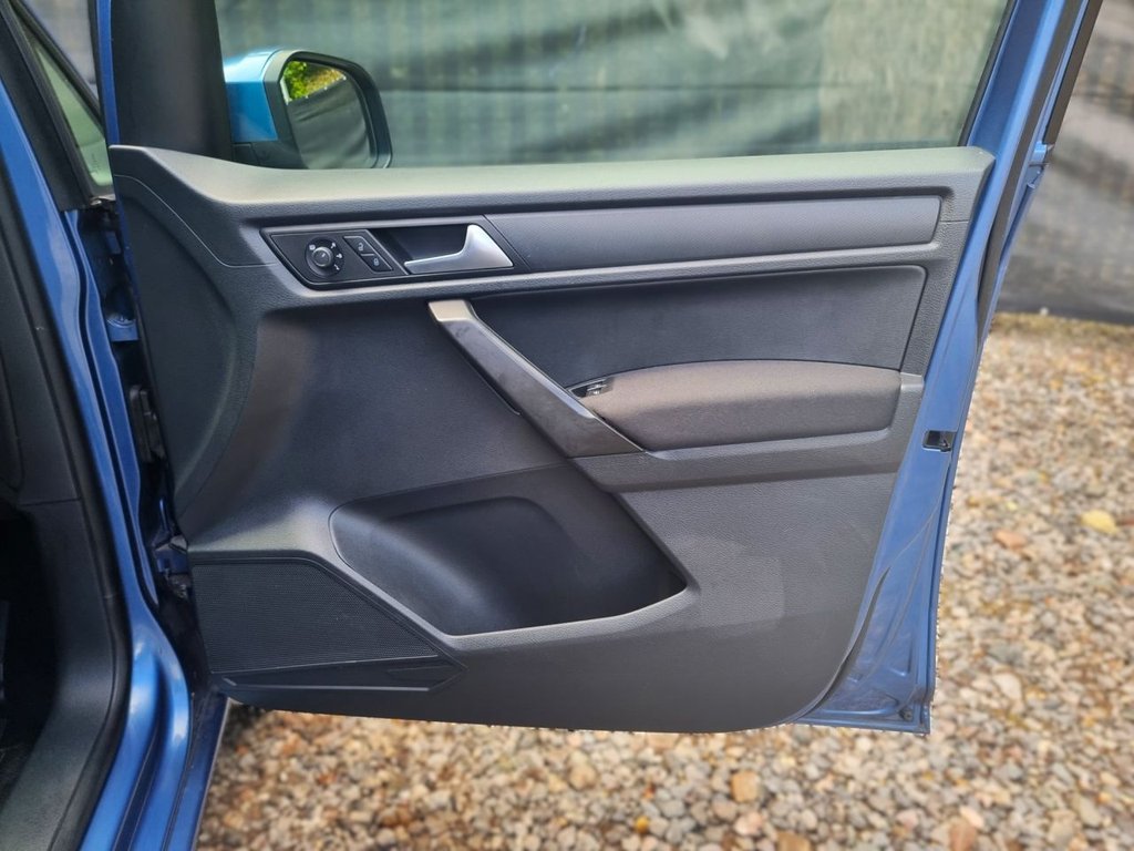 Used Volkswagen Caddy Maxi Life 2018 for sale - 77327801: Photo 24