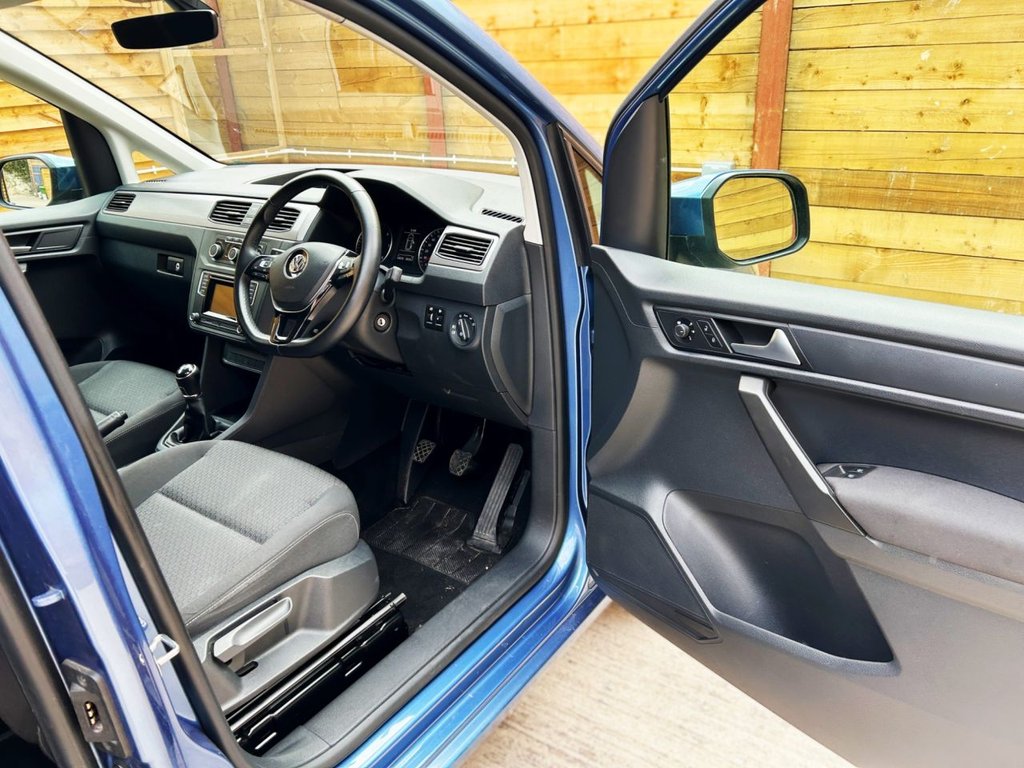 Used Volkswagen Caddy Maxi Life 2018 for sale - 76406160: Photo 16