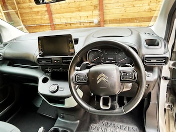 Used Citroen Berlingo 2020 for sale - 76056738: Photo