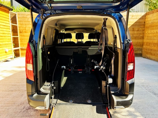 Used Peugeot Rifter 2024 for sale - 75703858: Photo 13