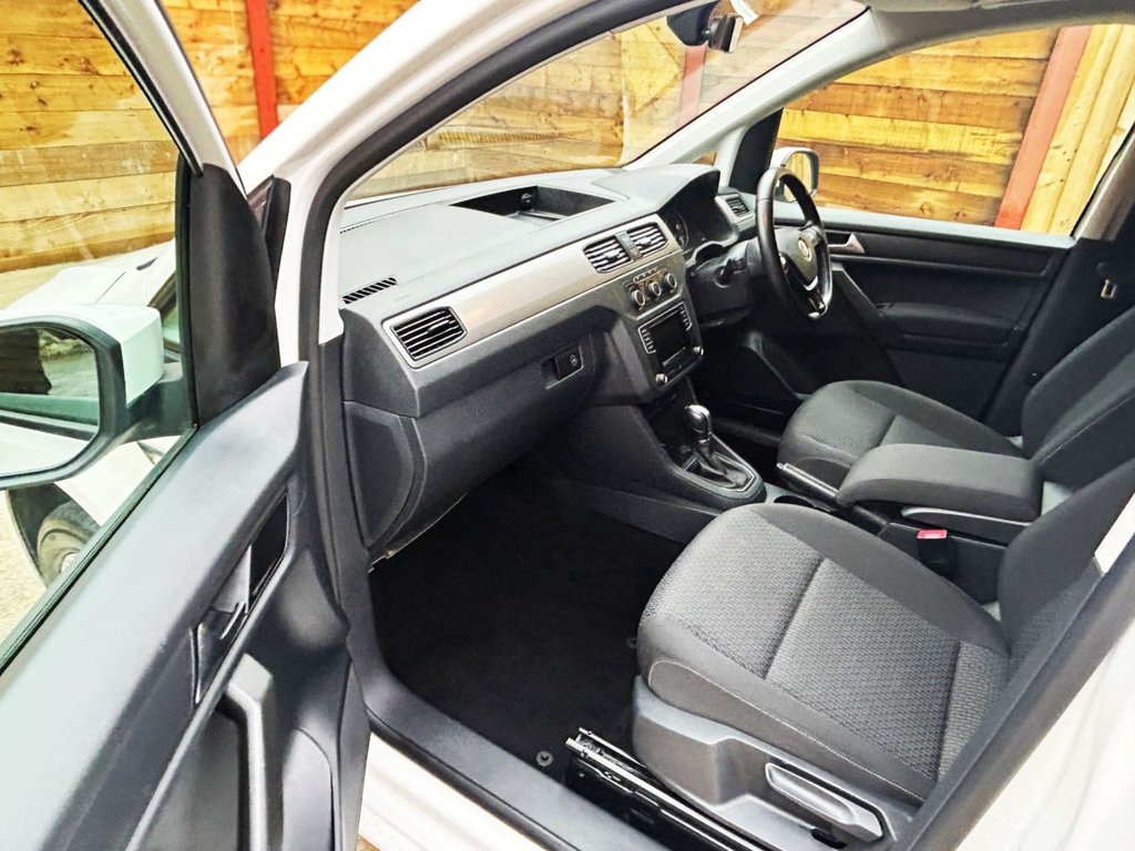 Used Volkswagen Caddy Maxi Life 2019 for sale - 76256384: Photo 18