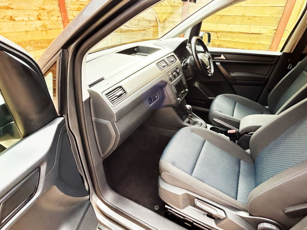 Used Volkswagen Caddy Maxi Life 2019 for sale - 76256369: Photo 11