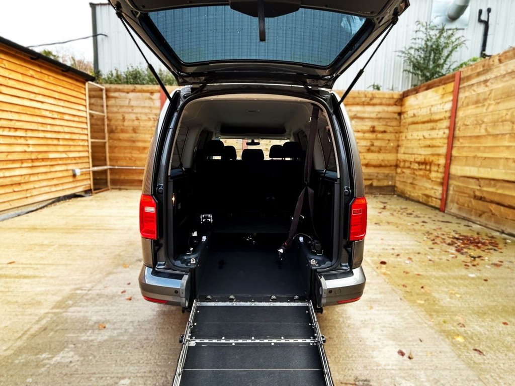 Used Volkswagen Caddy Maxi Life 2019 for sale - 76256369: Photo 6