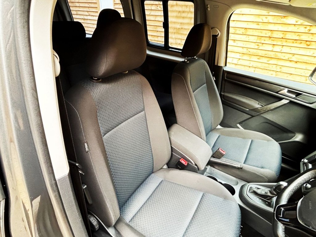 Used Volkswagen Caddy Maxi Life 2019 for sale - 76256369: Photo 8