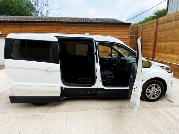 Used Ford Grand Tourneo Connect 2021 for sale - 74806429: Photo 9