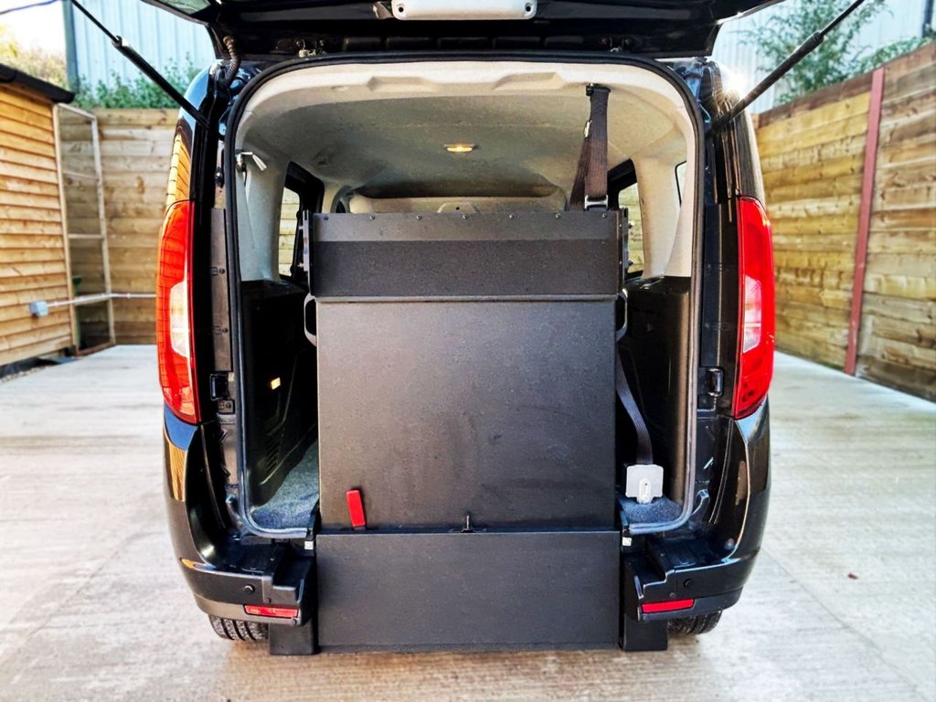 Used Fiat Doblo 2018 for sale - 76395948: Photo 12