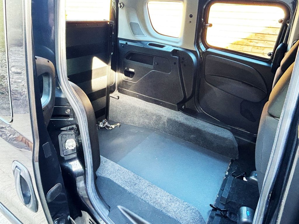 Used Fiat Doblo 2018 for sale - 76395948: Photo 16