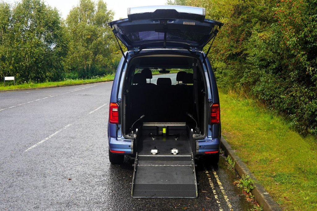Used Volkswagen Caddy Maxi Life 2017 for sale - 77608749: Photo 2