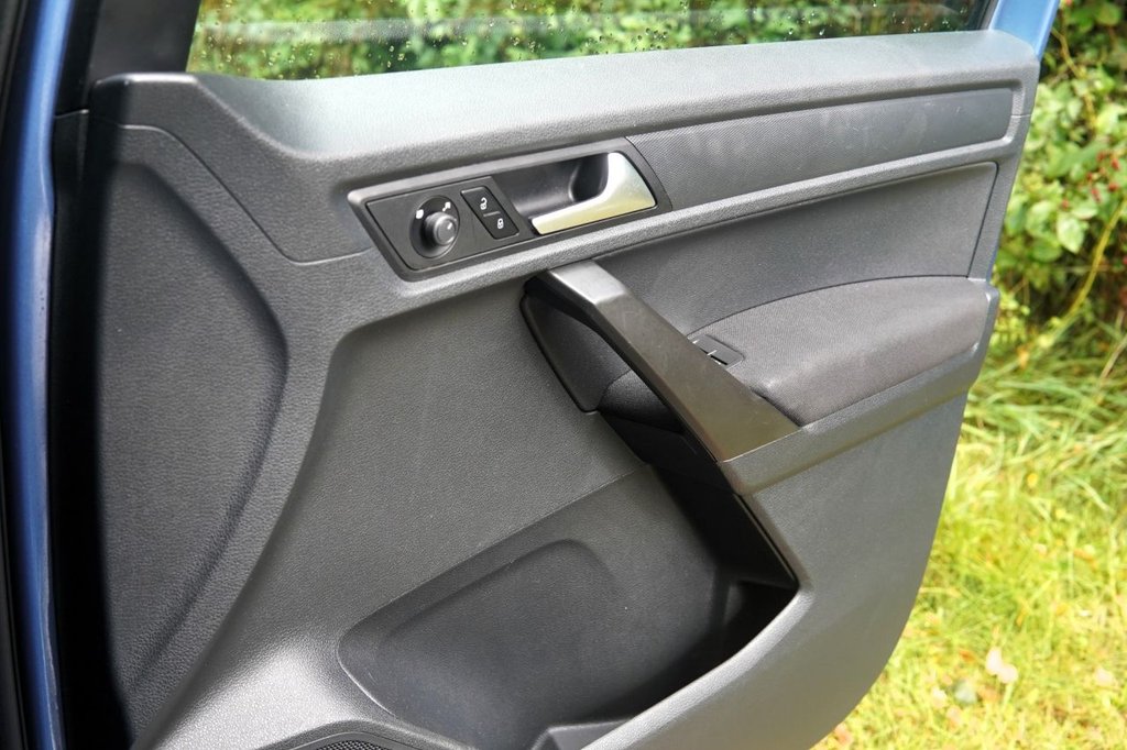 Used Volkswagen Caddy Maxi Life 2017 for sale - 77608749: Photo 24