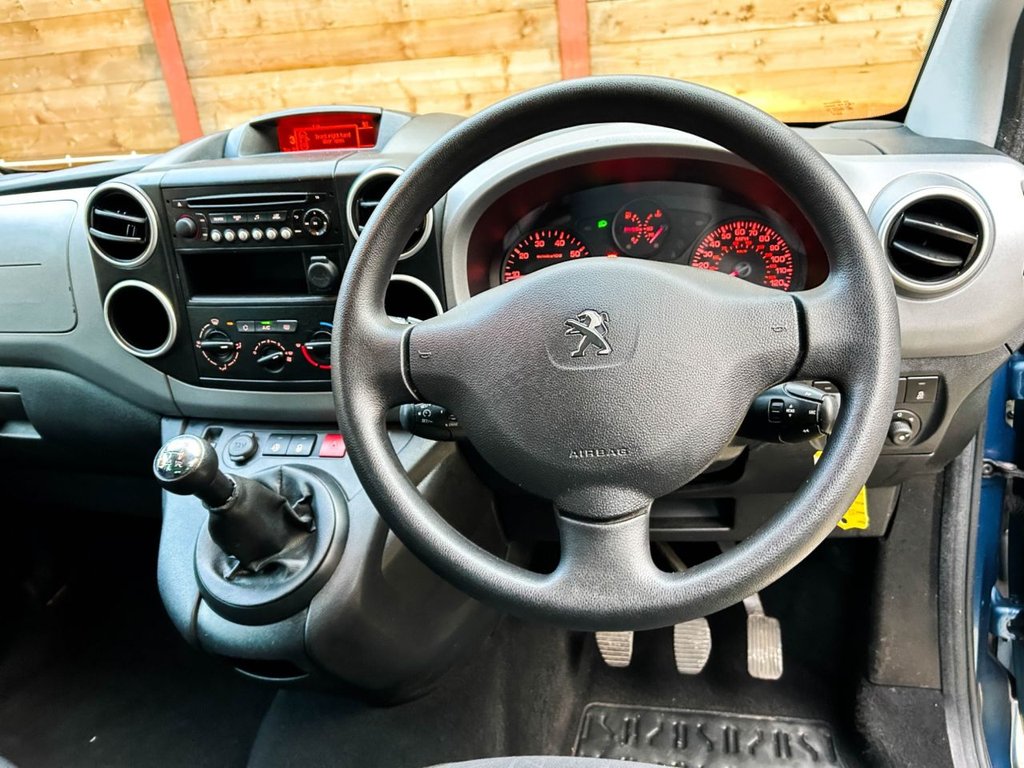 Used Peugeot Partner Tepee 2018 for sale - 77408023: Photo 2