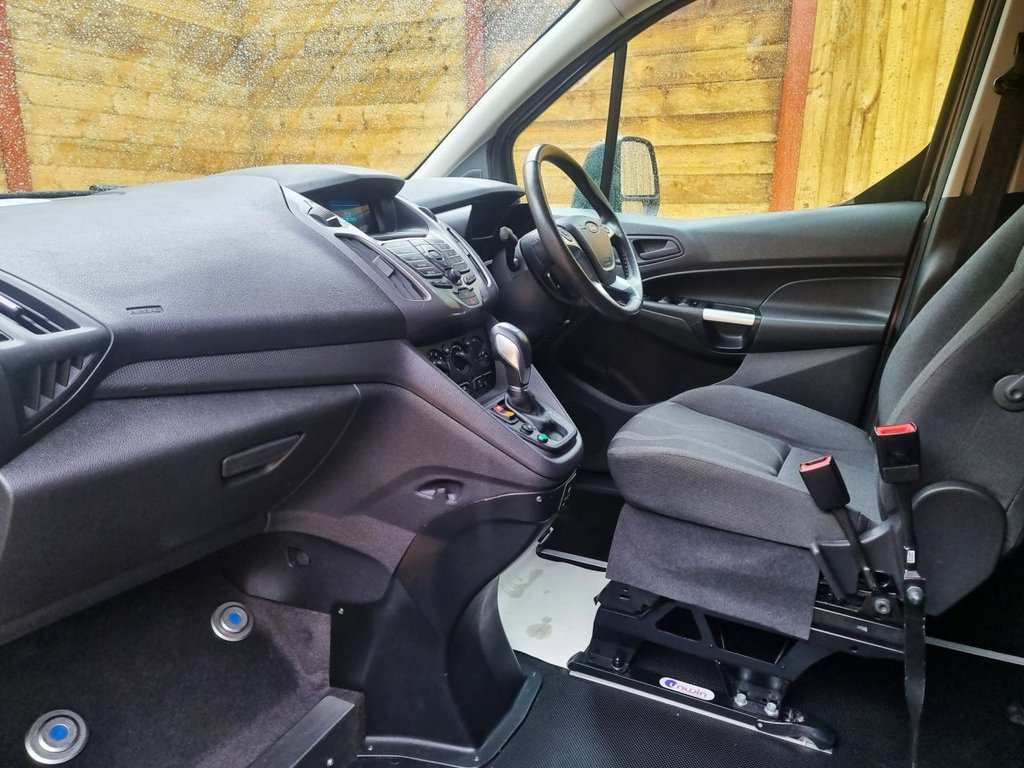 Used Ford Grand Tourneo Connect 2018 for sale - 78044307: Photo 17