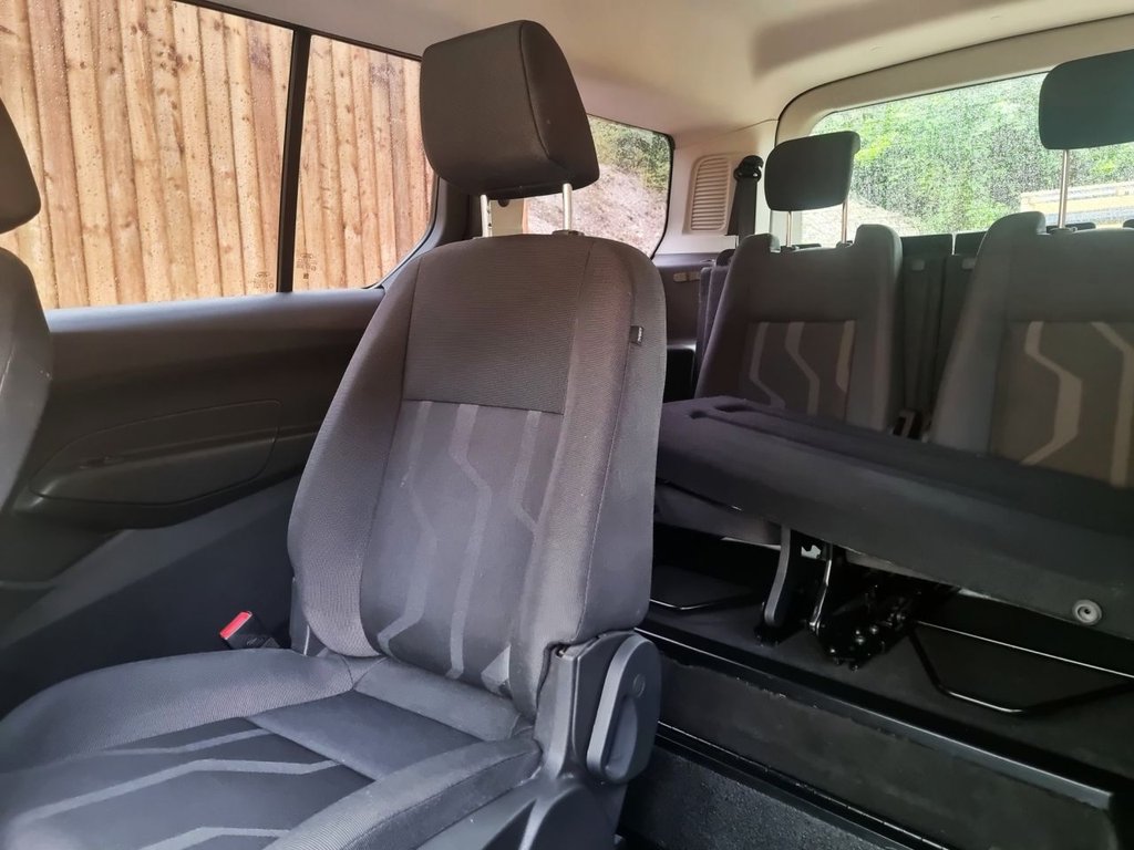 Used Ford Grand Tourneo Connect 2018 for sale - 78044307: Photo 19