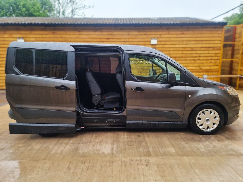 Used Ford Grand Tourneo Connect 2018 for sale - 78044307: Photo 9