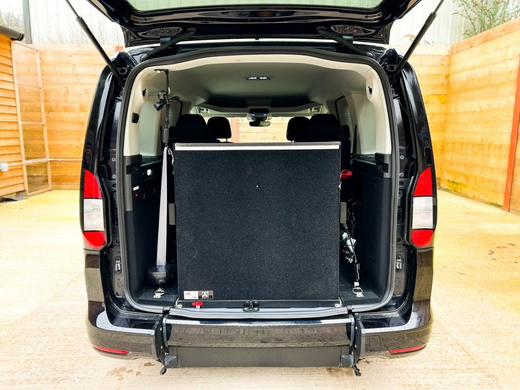 Used Ford Tourneo Connect 2023 for sale - 77680630: Photo 12