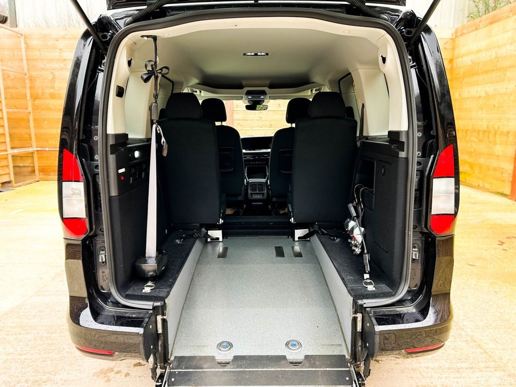 Used Ford Tourneo Connect 2023 for sale - 77680630: Photo 13