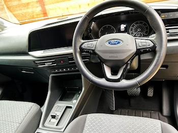 Used Ford Tourneo Connect 2023 for sale - 77680630: Photo