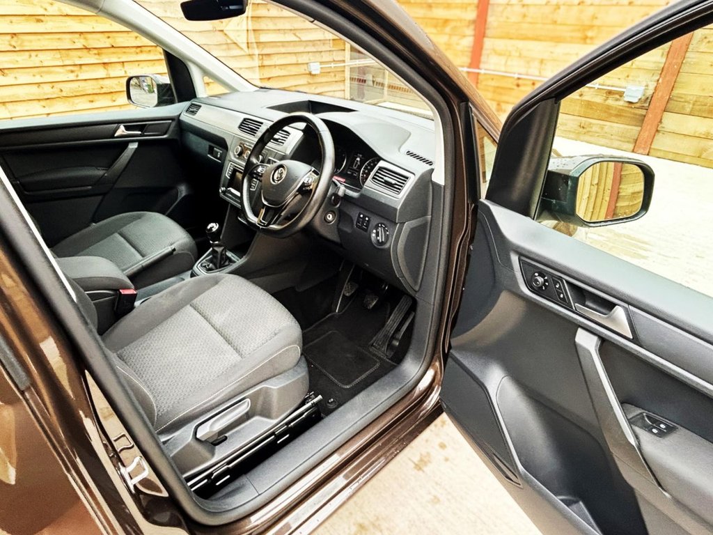 Used Volkswagen Caddy Maxi Life 2018 for sale - 76223737: Photo 15