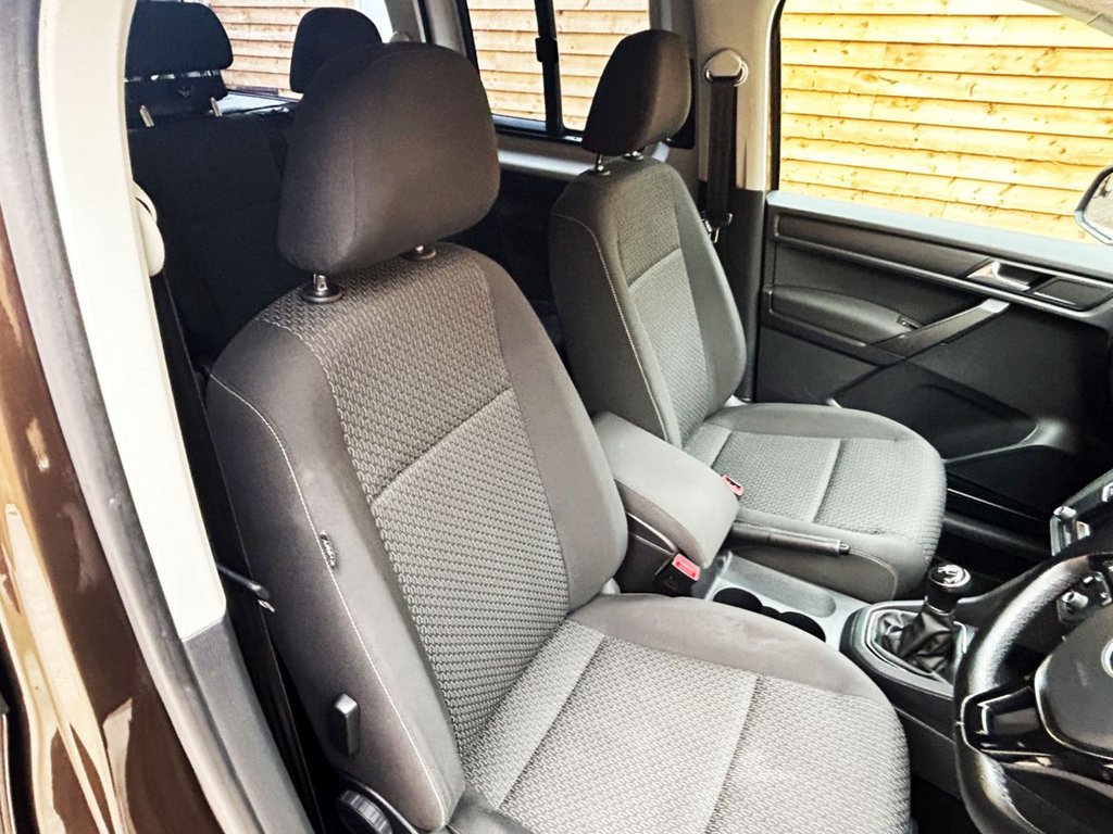 Used Volkswagen Caddy Maxi Life 2018 for sale - 76223737: Photo 16