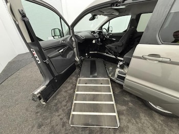 Used Ford Tourneo Connect 2018 for sale - 76333592: Photo 2