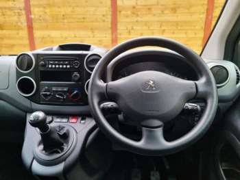 Used Peugeot Partner Tepee 2018 for sale - 74379517: Photo