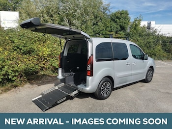 2015 (15) - 3 Seat Wheelchair Accessible Disabled Access Ramp Car 5-Door