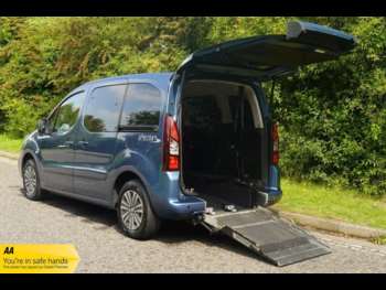 2015 (65) - 5 Seat Wheelchair Accessible Disabled Access Vehicle WAV 5-Door
