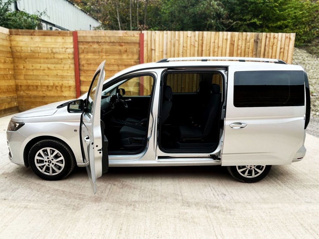 Used Ford Grand Tourneo Connect 2023 for sale - 75896862: Photo 15