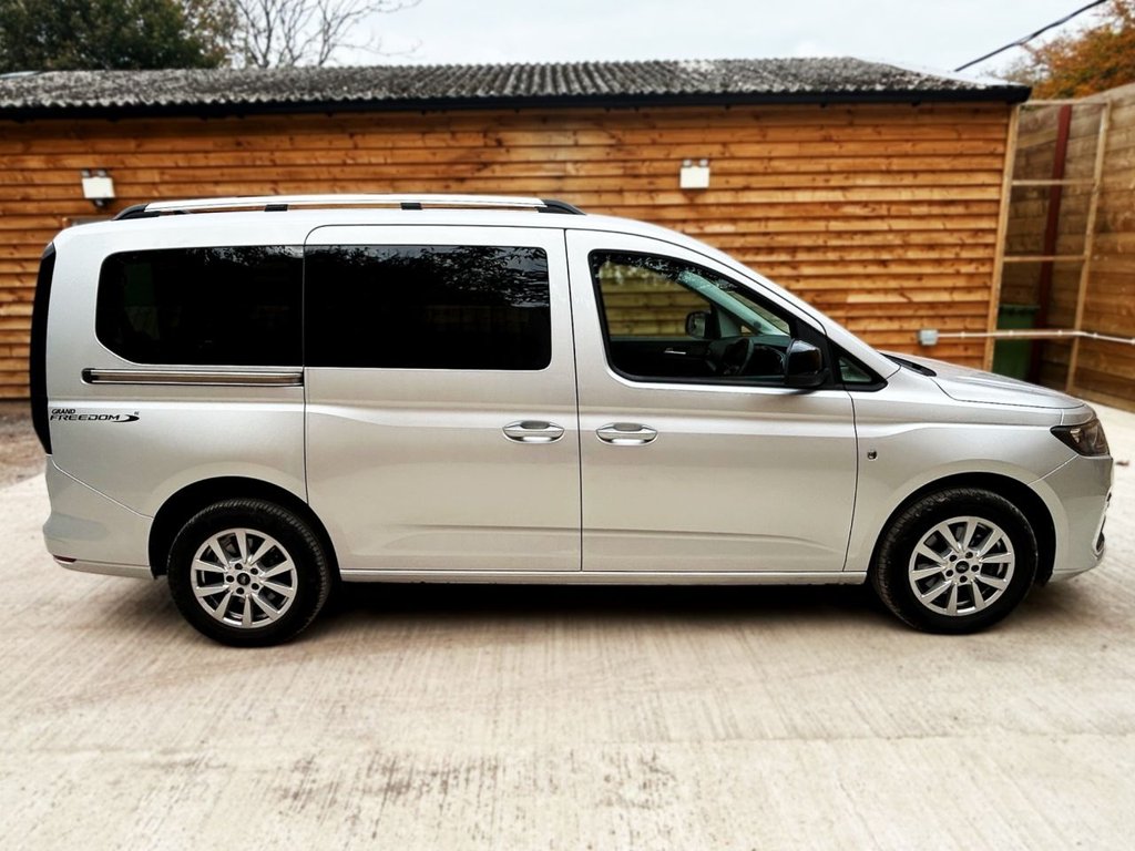 Used Ford Grand Tourneo Connect 2023 for sale - 75896862: Photo 6