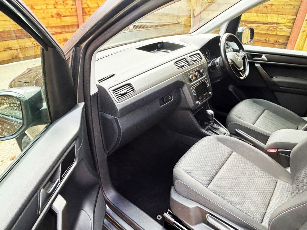 Used Volkswagen Caddy Maxi Life 2020 for sale - 75974177: Photo 18