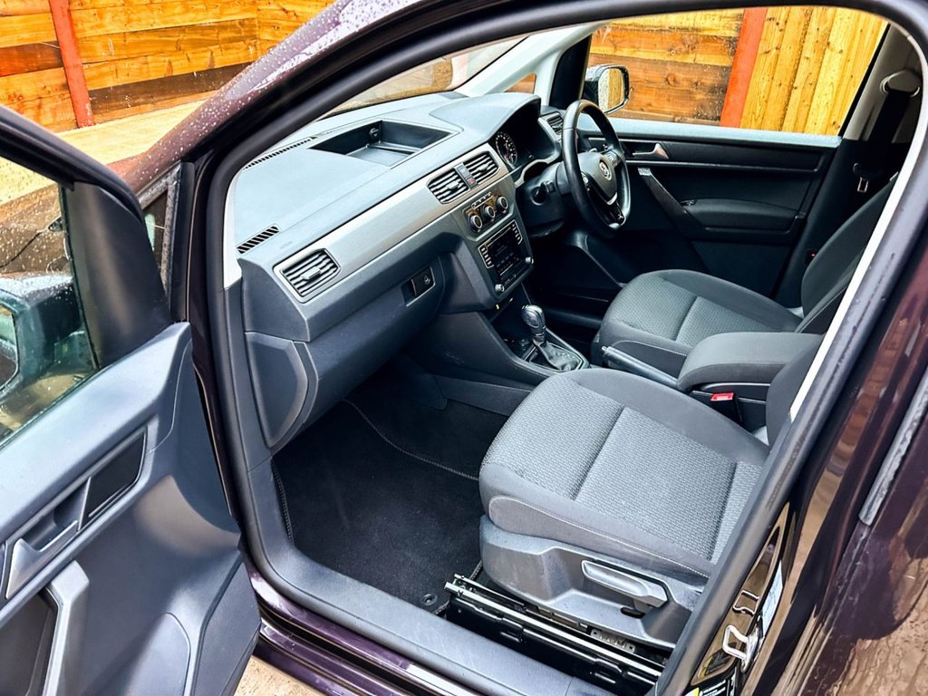 Used Volkswagen Caddy Maxi Life 2019 for sale - 77341559: Photo 17