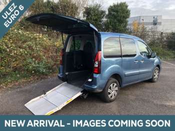 2016 (16) - 3 Seat Automatic Wheelchair Accessible Disabled Access Vehicle WAV 5-Door