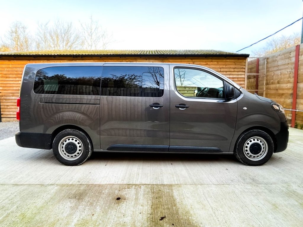 Used Vauxhall Vivaro Life 2023 for sale - 77692892: Photo 5
