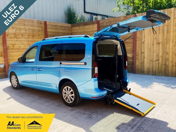 Used Ford Grand Tourneo Connect 2024 for sale - 74931071: Photo 1