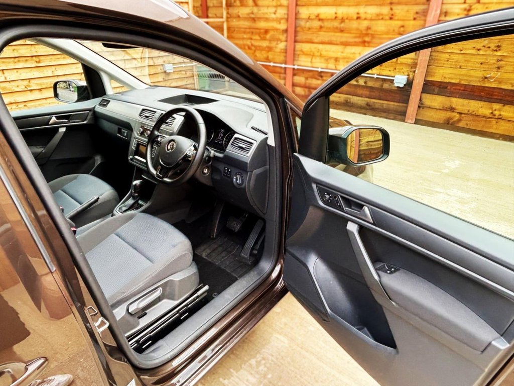 Used Volkswagen Caddy Maxi Life 2018 for sale - 76582301: Photo 15